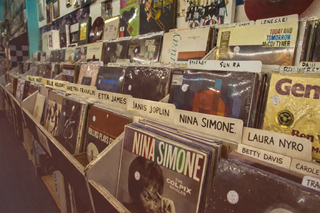 Bacs-a-disques-retouches-1024x683 Accueil